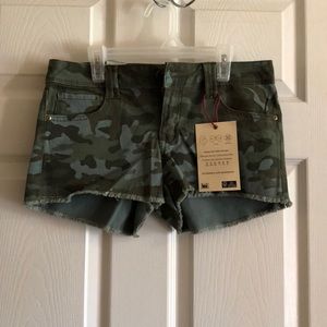 NWT lei size 5 shorts